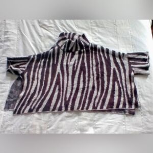 EUC ZARA KNIT Women's Zebra Print Turtleneck Crop Top Poncho Sweater, Size M.